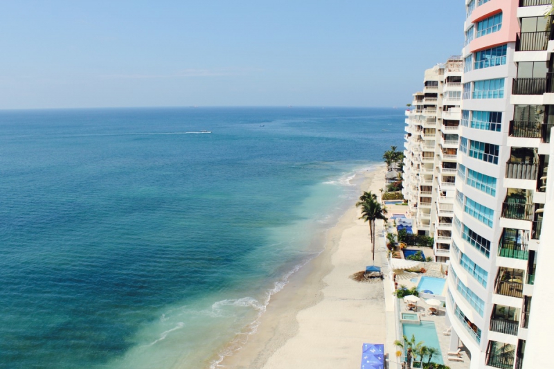 chambre-hote-ASCROS-min_beach_ocean_shore_hotel_palm_tree-33726